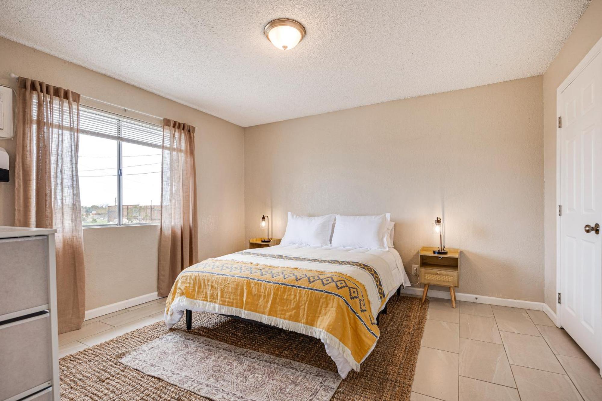 Convenient Joshua Tree Apartment - Walk To Town! المظهر الخارجي الصورة